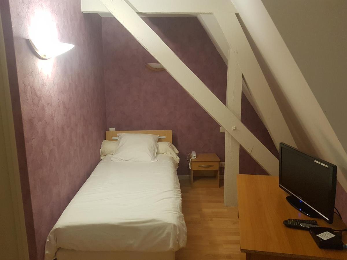 Auberge Le Cheylet Apchon Exterior foto